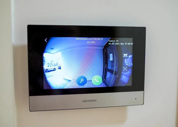 アパート Sun Square トゥズラ