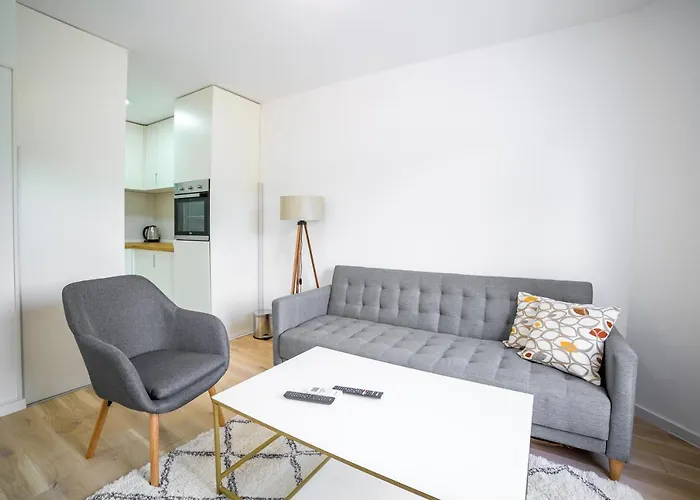 アパート Sun Square トゥズラ