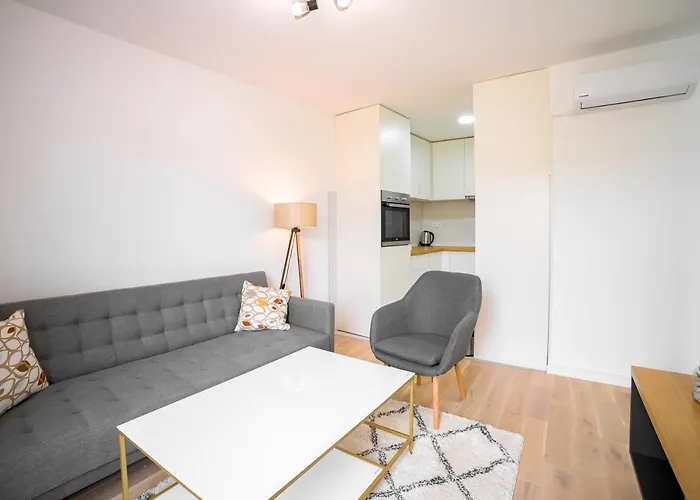 アパート Sun Square トゥズラ