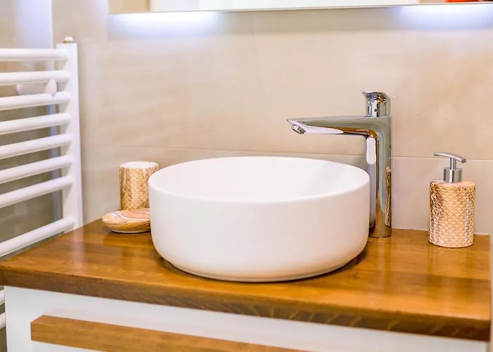 アパート Sun Square トゥズラ