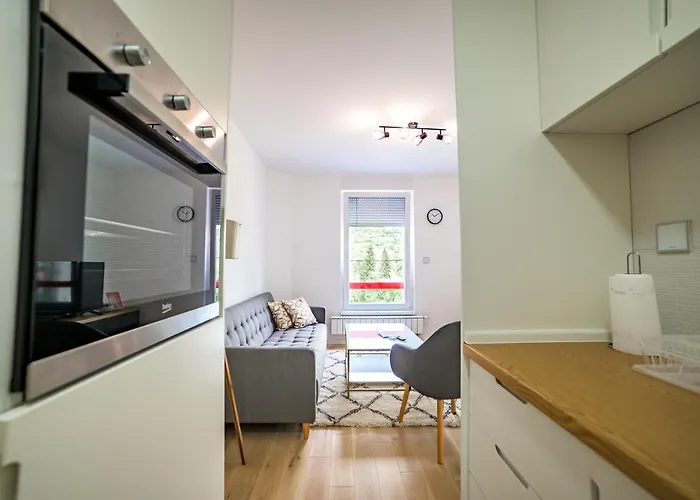 アパート Sun Square トゥズラ