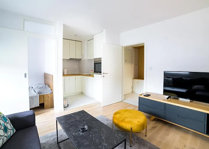 アパート Sun Square トゥズラ