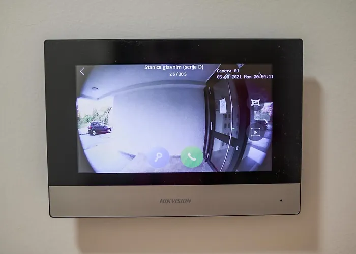 アパート Sun Square トゥズラ