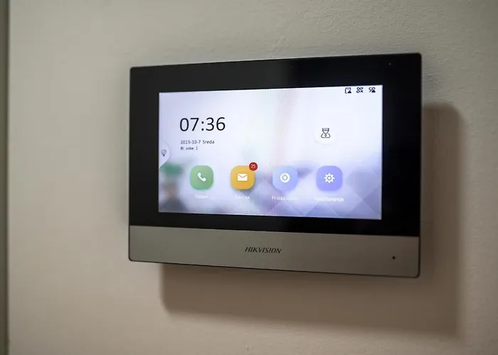 アパート Sun Square トゥズラ