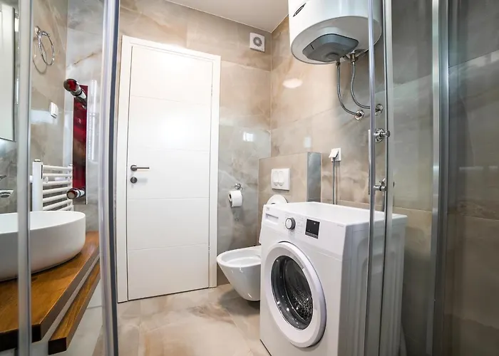 Sun Square アパート トゥズラ